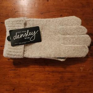 Densley & Co. Cream Knit Gloves